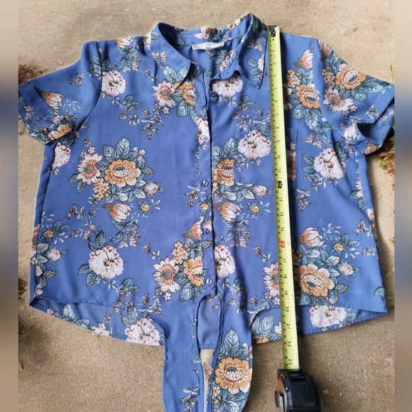 🌟3/$40 Sale!Mix & Match🌟Pink Rose Front Tie Flowy Floral Blouse - Picture 5 of 7